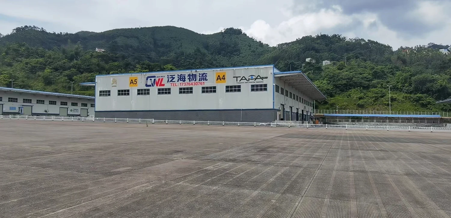 友谊关保税仓 · 园区外景